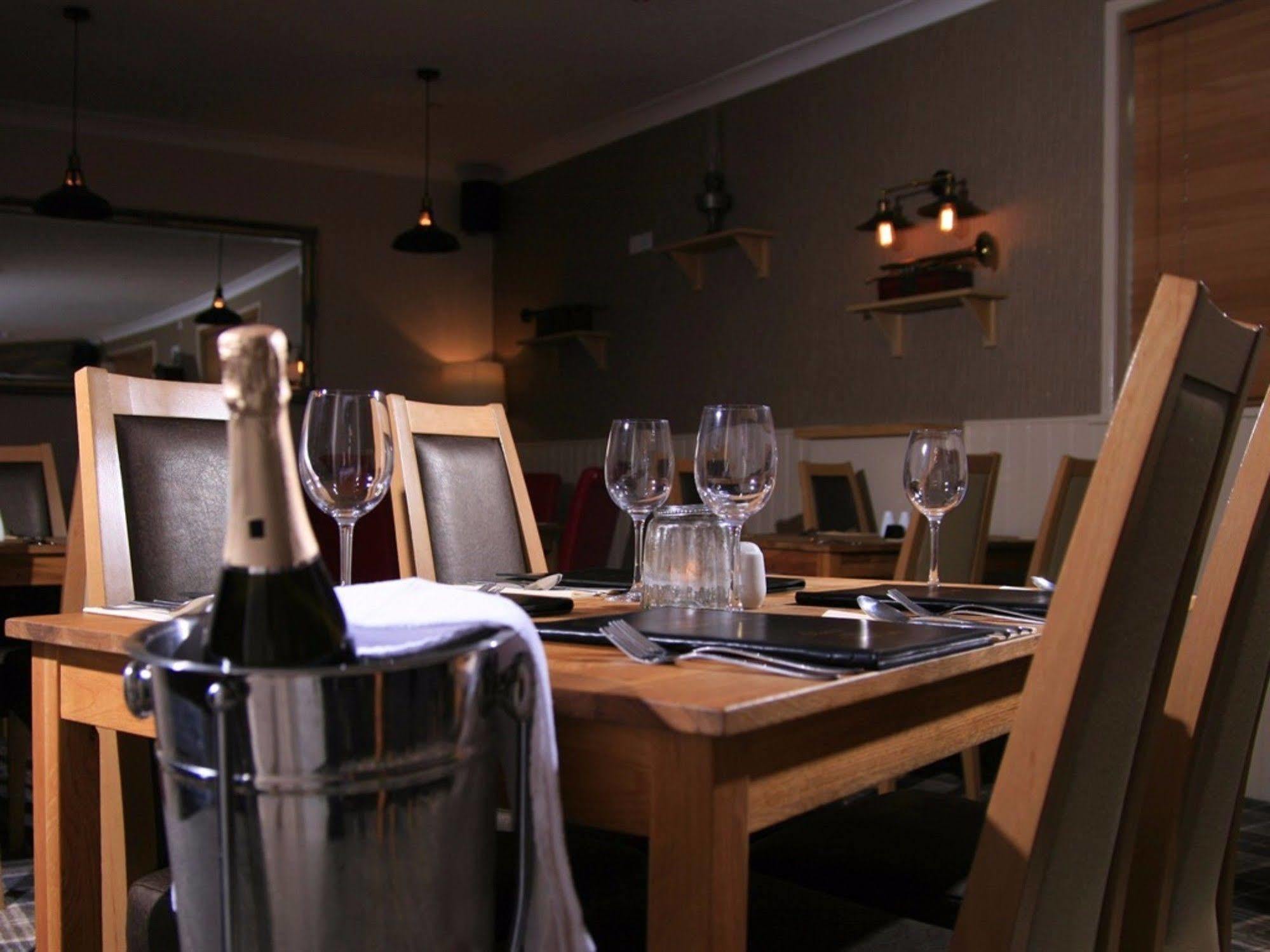 The Townhead Hotel Lockerbie Buitenkant foto