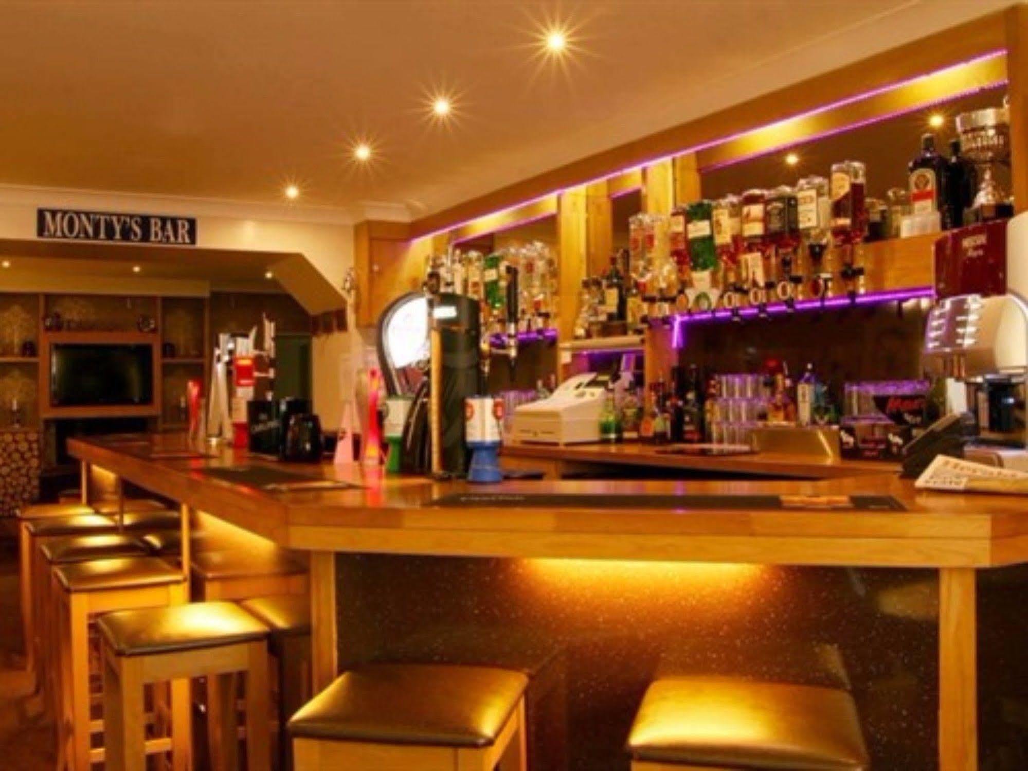 The Townhead Hotel Lockerbie Buitenkant foto
